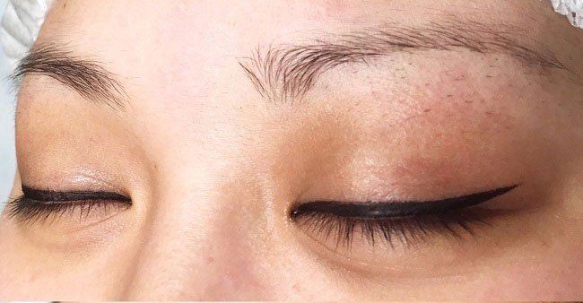 Микроблейдинг бровей фото До - The Lashes
