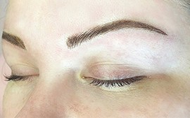 Коррекция микроблейдинга бровей фото - The Lashes